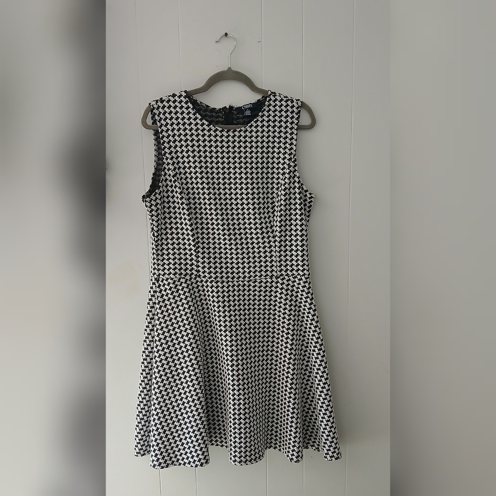 Chaps Black and White Geometric Midi Dress